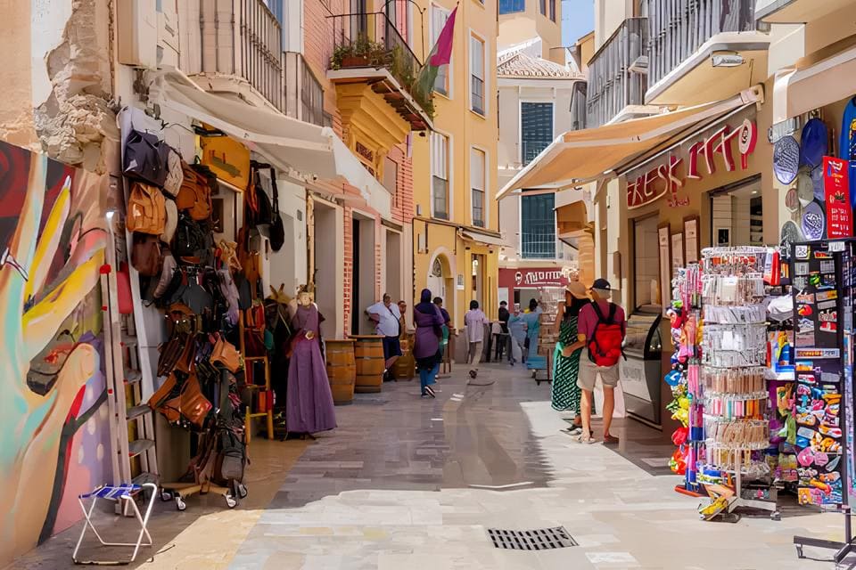 Qué ver en Calle Granada de Málaga: Historia, Arquitectura y Lugares Emblemáticos